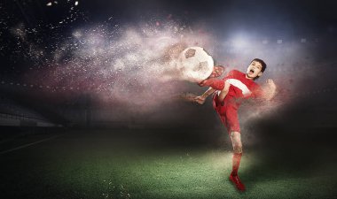 O bir şampiyon olmaya devam etmektedir. Karışık teknik