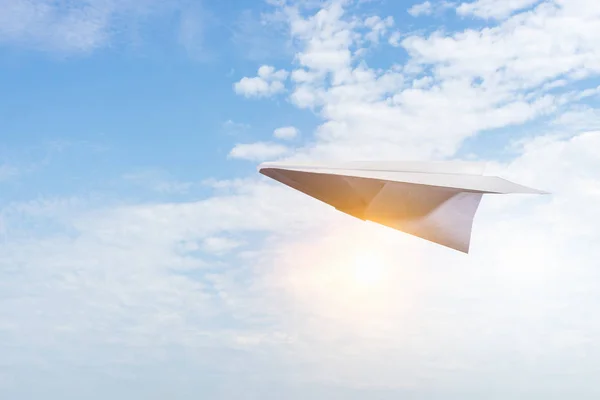 Paper plane in blue sky — Stock Photo, Image