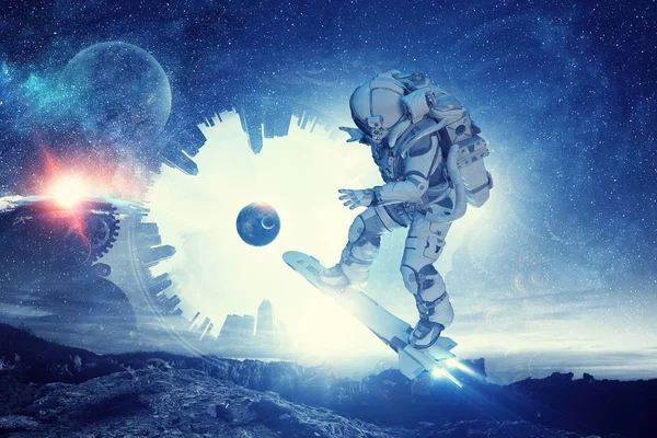 Yönetim Kurulu uçan üzerinde uzay adamı. Karışık teknik