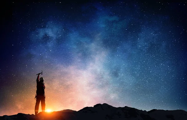 Üst ulaşan. Karışık teknik