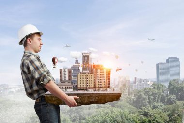 Mimar sunmak onun projesi