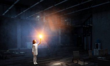 Gizemli bir şey dokunmak. Karışık teknik