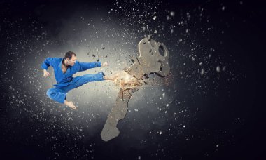 Savunma ile bölünürler. Karışık teknik