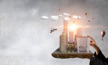 Kadın sunan inşaat projesi. Karışık teknik