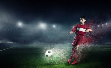 O bir şampiyon olmaya devam etmektedir. Karışık teknik