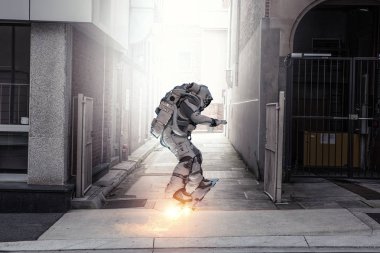 Yönetim Kurulu uçan üzerinde uzay adamı. Karışık teknik