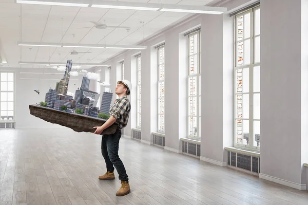 Mimar sunmak onun projesi