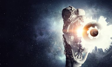 Astronot fantezi dünyasında. Karışık teknik