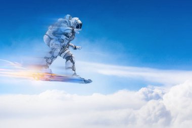 Yönetim Kurulu uçan üzerinde uzay adamı. Karışık teknik