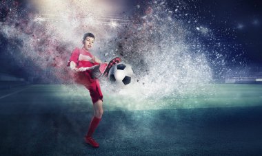 O bir şampiyon olmaya devam etmektedir. Karışık teknik