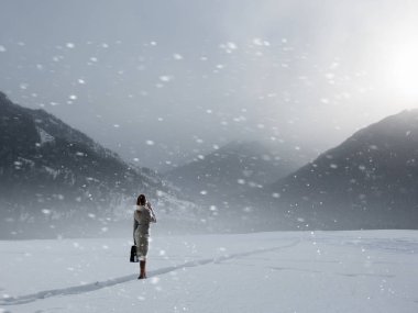 Hiçbir şey onu durduramaz. Karışık teknik