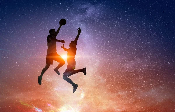 Oyun zamanı geldi. Karışık teknik