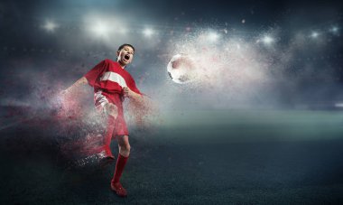 O bir şampiyon olmaya devam etmektedir. Karışık teknik