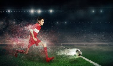 O bir şampiyon olmaya devam etmektedir. Karışık teknik