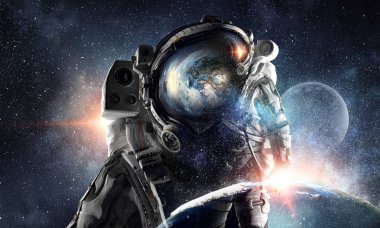 Uzayda astronot explorer. Karışık teknik
