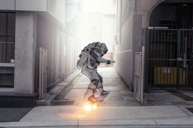 Yönetim Kurulu uçan üzerinde uzay adamı. Karışık teknik