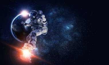 Yönetim Kurulu uçan üzerinde uzay adamı. Karışık teknik
