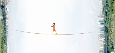 Riskli adımları yapmak kadar cesur. Karışık teknik