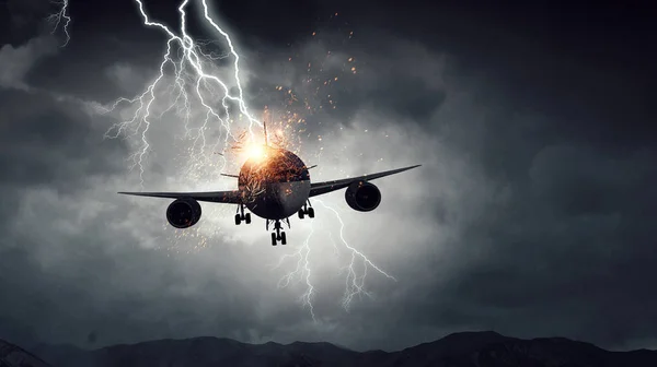 Acidente de avião. Meios mistos — Fotografia de Stock