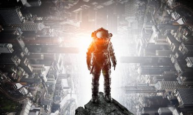 Uzay adamı serüveni. Karışık teknik