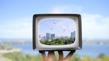 Retro Tv İzleyicisi. Karışık teknik