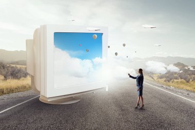 Eski bilgisayar monitörü. Karışık teknik