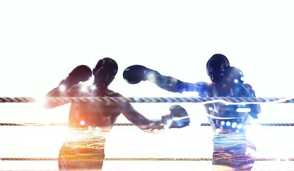 Conceito de desporto de boxe. Meios mistos — Fotografia de Stock