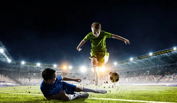 Malý fotbalový šampión. Smíšená média — Stock fotografie