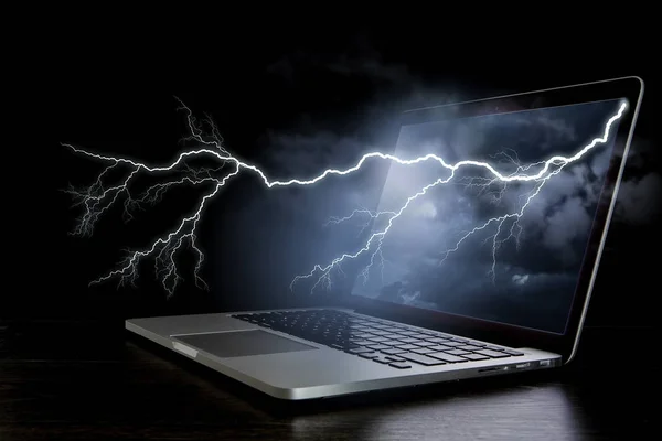 Laptop z lightning. Mieszana. Techniki mieszane — Zdjęcie stockowe