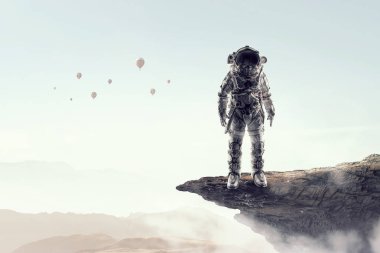 Uzay adamı serüveni. Karışık teknik