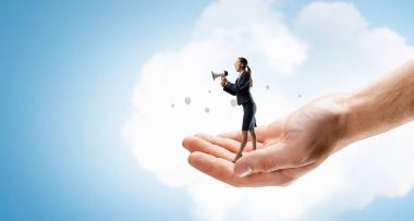 Kadın yapma duyuru. Karışık teknik