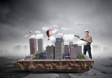 Yetişkin mühendis adam. Karma ortam. Karışık teknik