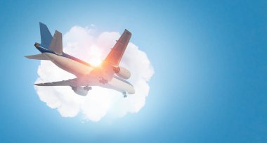 Uçak gökyüzünde. Karışık teknik