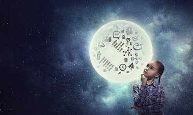 Çok bilmek var. Karma ortam. Karışık teknik