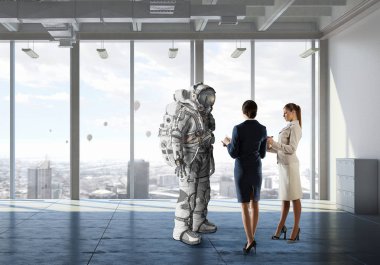 Uzay giysisi tasarım. Karışık teknik