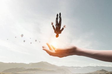 El yardım ve koruma. Karma ortam. Karışık teknik