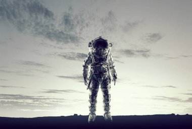 Uzay adamı serüveni. Karışık teknik