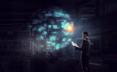 Ofisinde bir iş adamı. Karma ortam. Karışık teknik