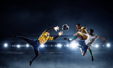 Futbol en iyi anlar. Karma ortam. Karışık teknik