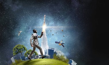 Komik havacı çalıştıran. Karışık teknik