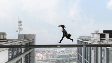 Korkusuz işadamı üstesinden zorluk. Karma ortam. Karışık teknik