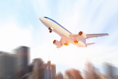 Uçak gökyüzünde. Karışık teknik