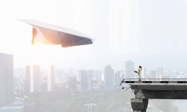 Özgürlük hissi. Karışık teknik