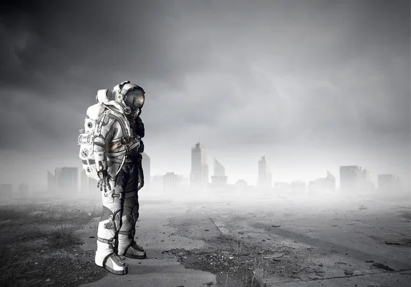 Uzay giysisi tasarım. Karışık teknik