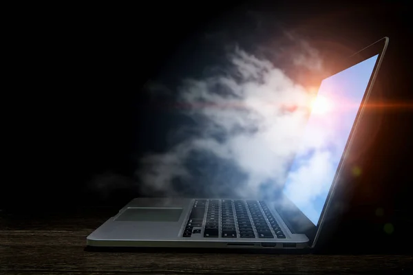 Glühendes Laptop-Gerät. Gemischte Medien. Gemischte Medien — Stockfoto