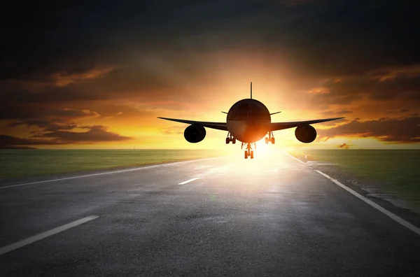 Avión en el cielo. Medios mixtos — Foto de Stock