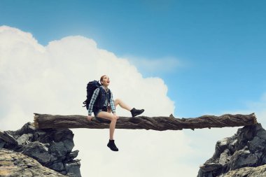 Genç ve güzel yolcu. Karışık teknik