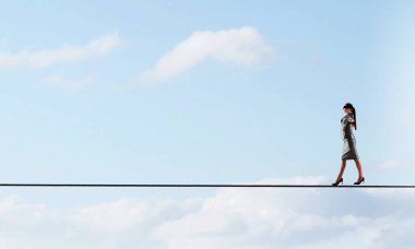 Riskli adımları yapmak kadar cesur. Karışık teknik