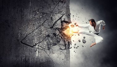 Kimono ara duvar adam. Karışık teknik