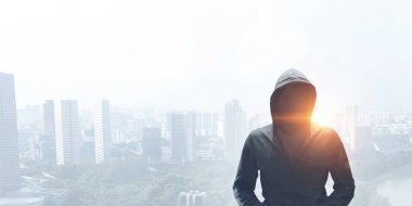 Adam hoody. Karışık teknik